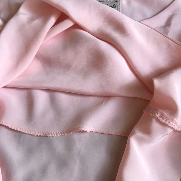 Beautiful silky blouse - Picture 2 of 10